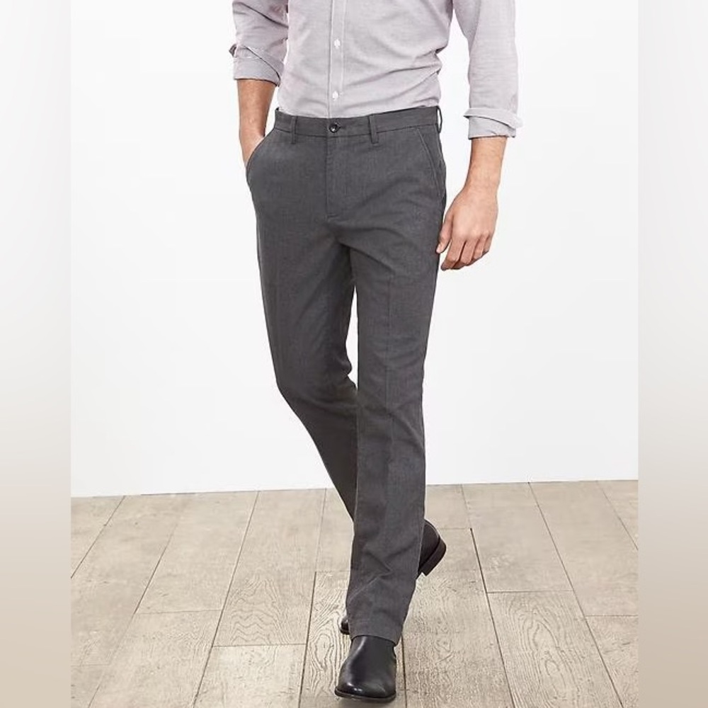 Banana Republic Kentfield men’s slim gray cotton pants.